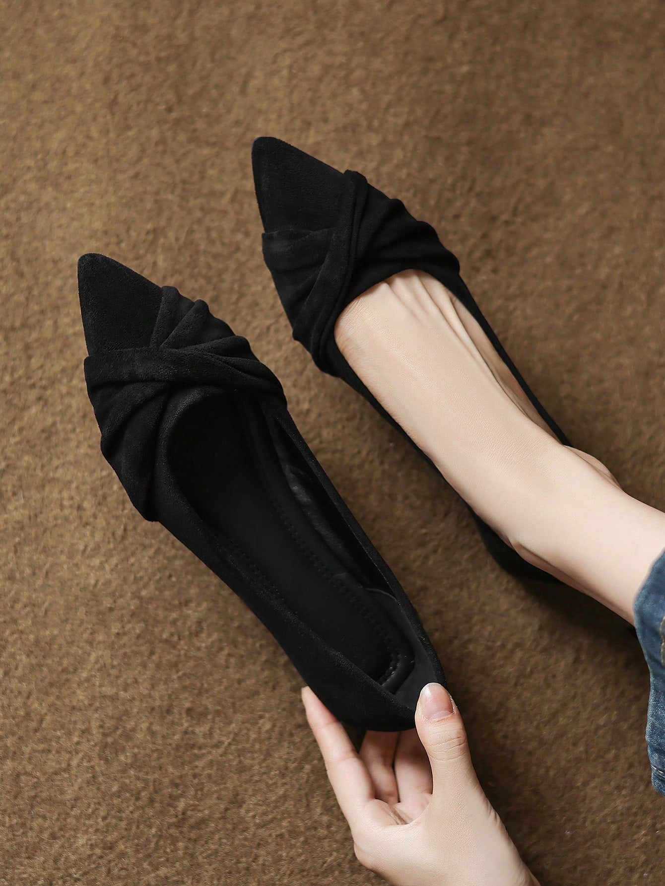 2026 Spring/Summer New Arrival: French Elegance and Ladylike Style, Women's Pointed-Toe Flat Shoes, Perfect for Pairing with Dresses, Comfortable Soft-Soled Black Casual Shoes