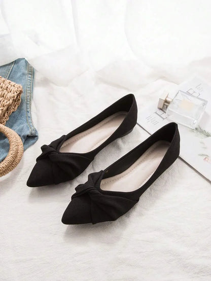2026 Spring/Summer New Arrival: French Elegance and Ladylike Style, Women's Pointed-Toe Flat Shoes, Perfect for Pairing with Dresses, Comfortable Soft-Soled Black Casual Shoes