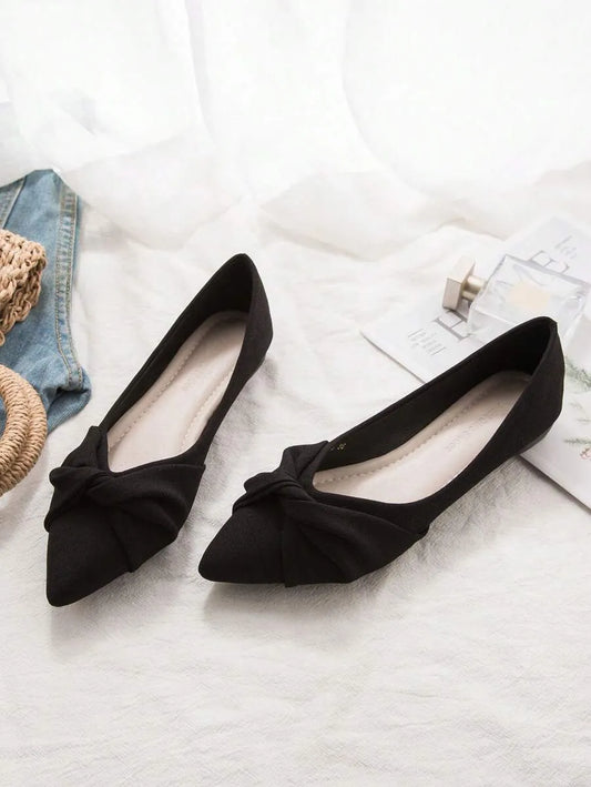 2026 Spring/Summer New Arrival: French Elegance and Ladylike Style, Women's Pointed-Toe Flat Shoes, Perfect for Pairing with Dresses, Comfortable Soft-Soled Black Casual Shoes